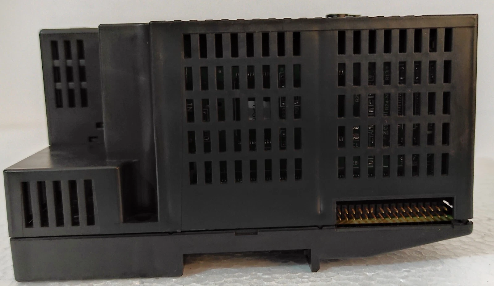 admin/uploads/uploads/GE FANUC cpu005 C200PWR002G VERSAMAX POWER_2.webp